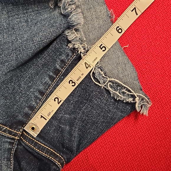 SEVEN 7 size 12 Weekend Short distressed color frayed cut off hem EUC - Picture 11 of 13